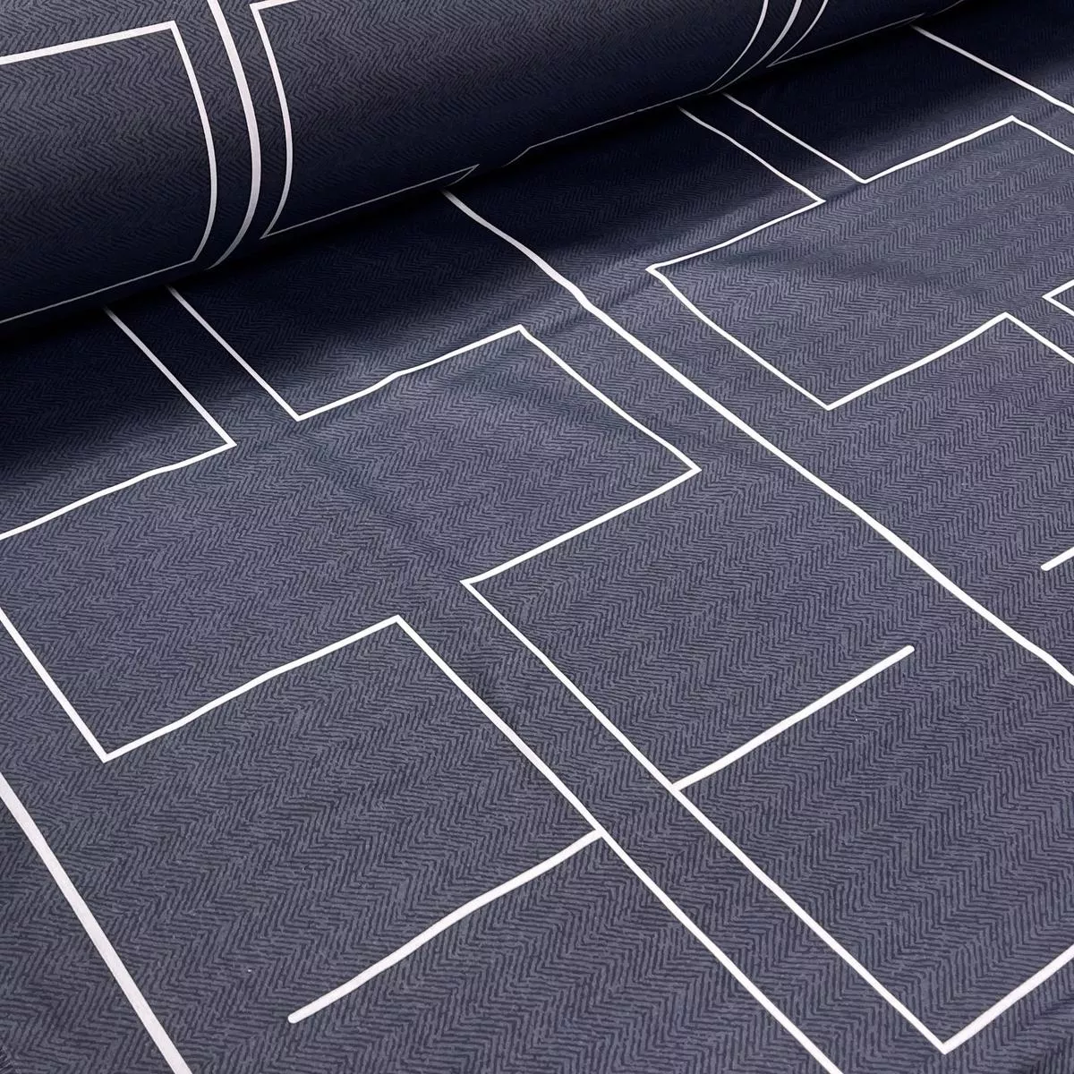 100-cotton-satin-geometric-pattern-220-cm-125-g-m 100% Cotton satin – geometric pattern 220 cm 125 g/m
