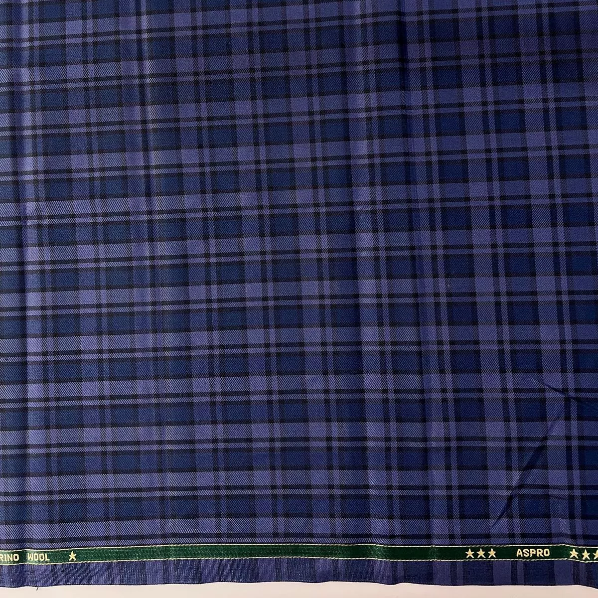 60CM SUITING FABRICS – END BIT 74 (FLAT RATE)
