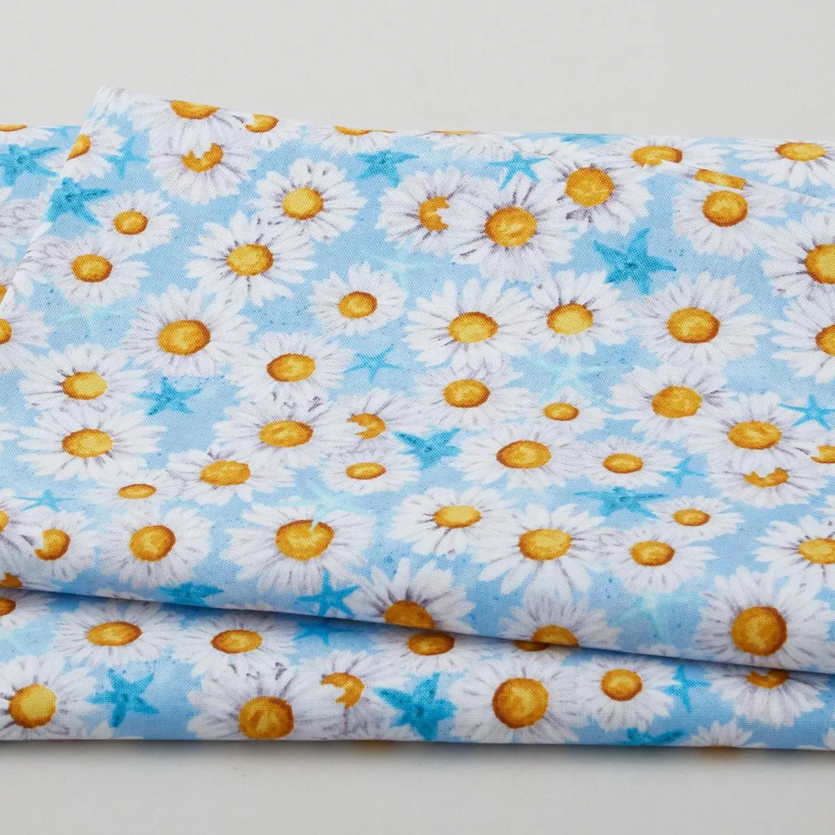 Beach Bound – Daisy Allover Blue 2 Yard Cut