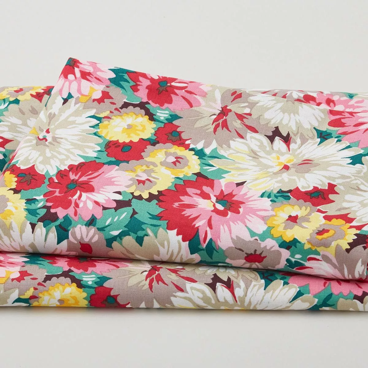 cottage-garden-daisy-extravaganza-multi-2-yard-cut Cottage Garden – Daisy Extravaganza Multi 2 Yard Cut