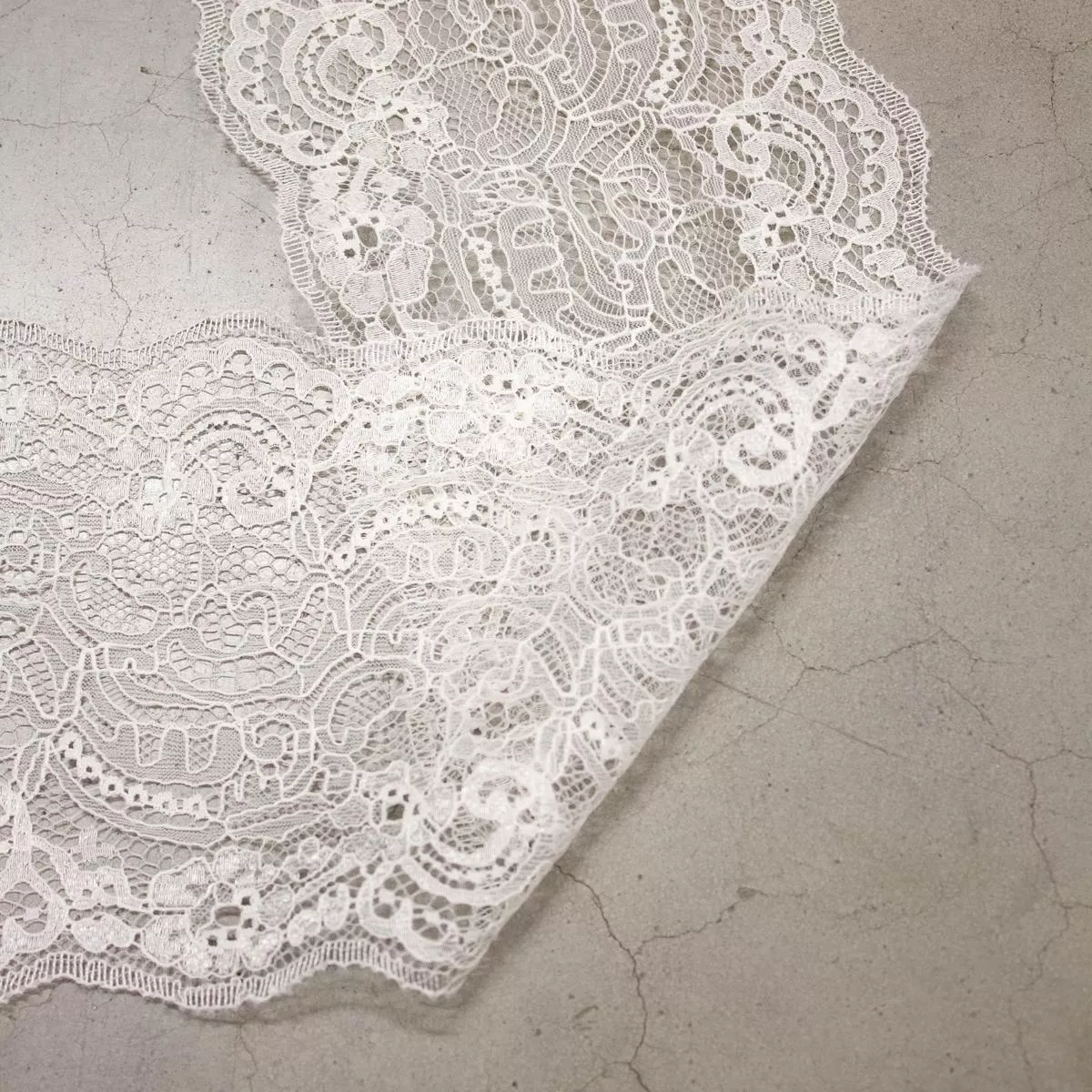 ivory-floral-polyester-lace-trim-13-5cm Ivory Floral Polyester Lace Trim 13,5cm