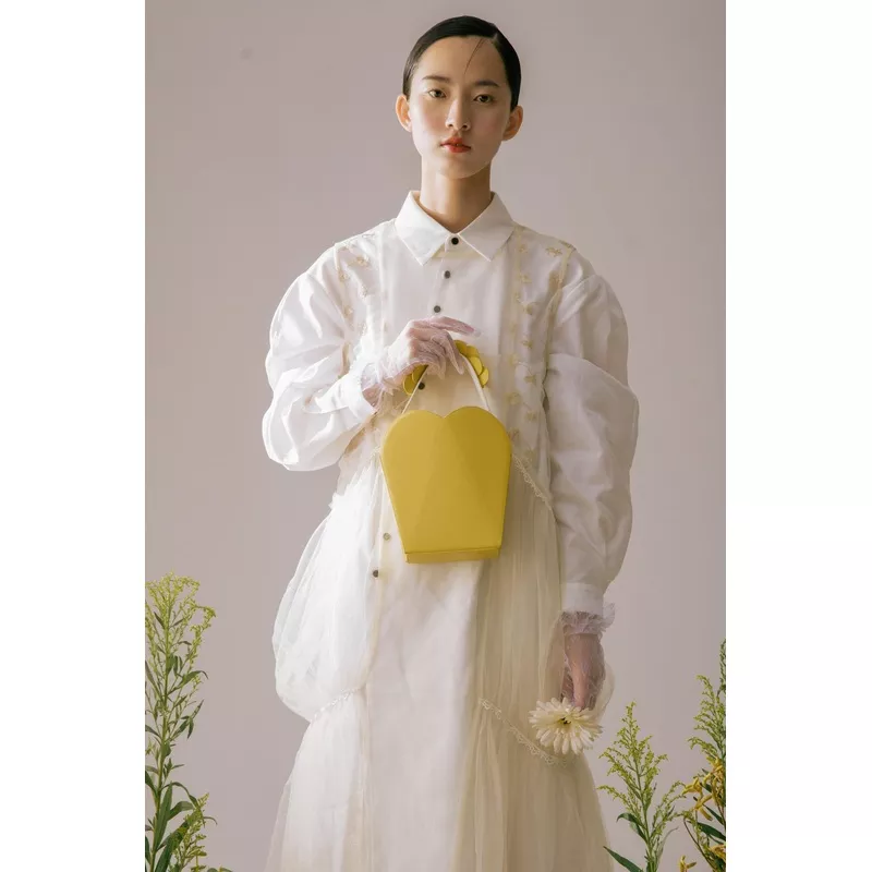 kitayama-light-yellow-daisy-purse Kitayama | Light Yellow Daisy Purse