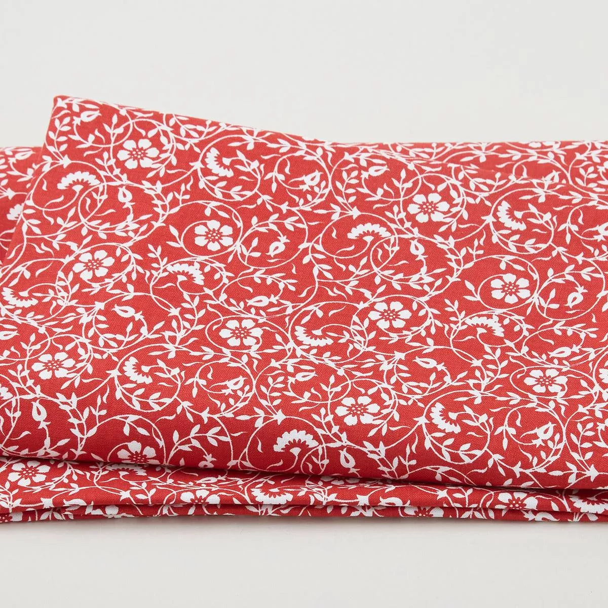Liberty – Viney Floral Red 2 Yard Cut