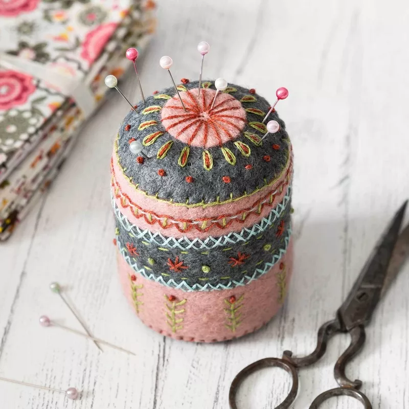 pin-cushion-wool-mix-felt-craft-kit-corinne-lapierre Pin Cushion Wool Mix Felt Craft Kit (Corinne Lapierre)