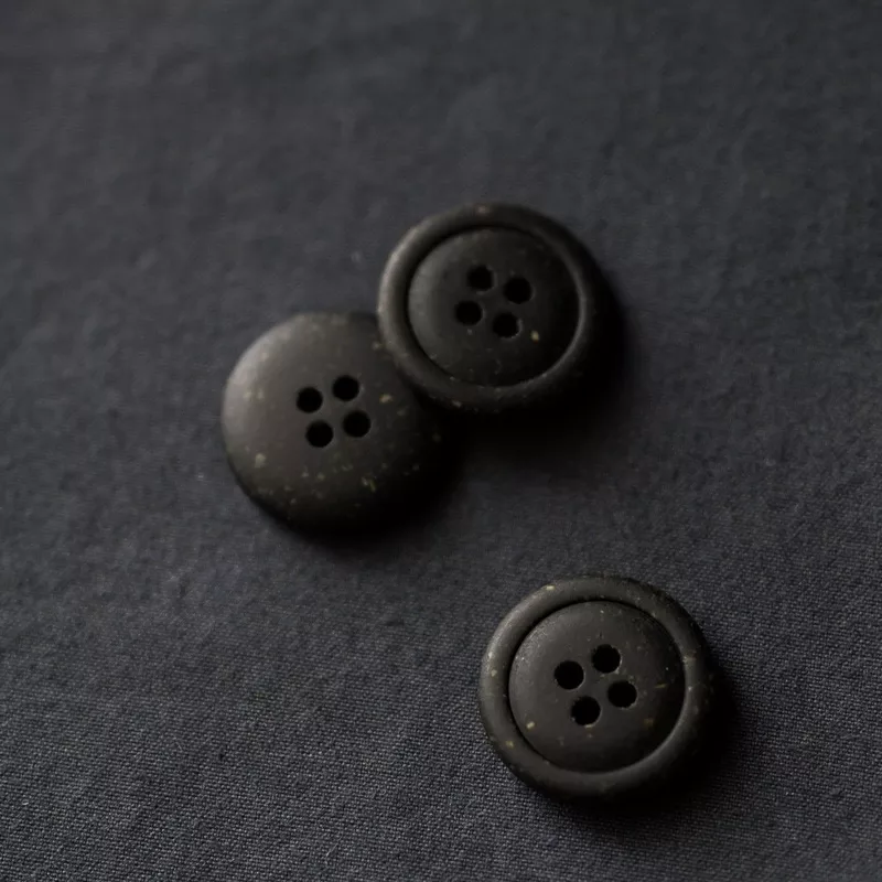Recycled Resin Buttons / 20mm / Nero