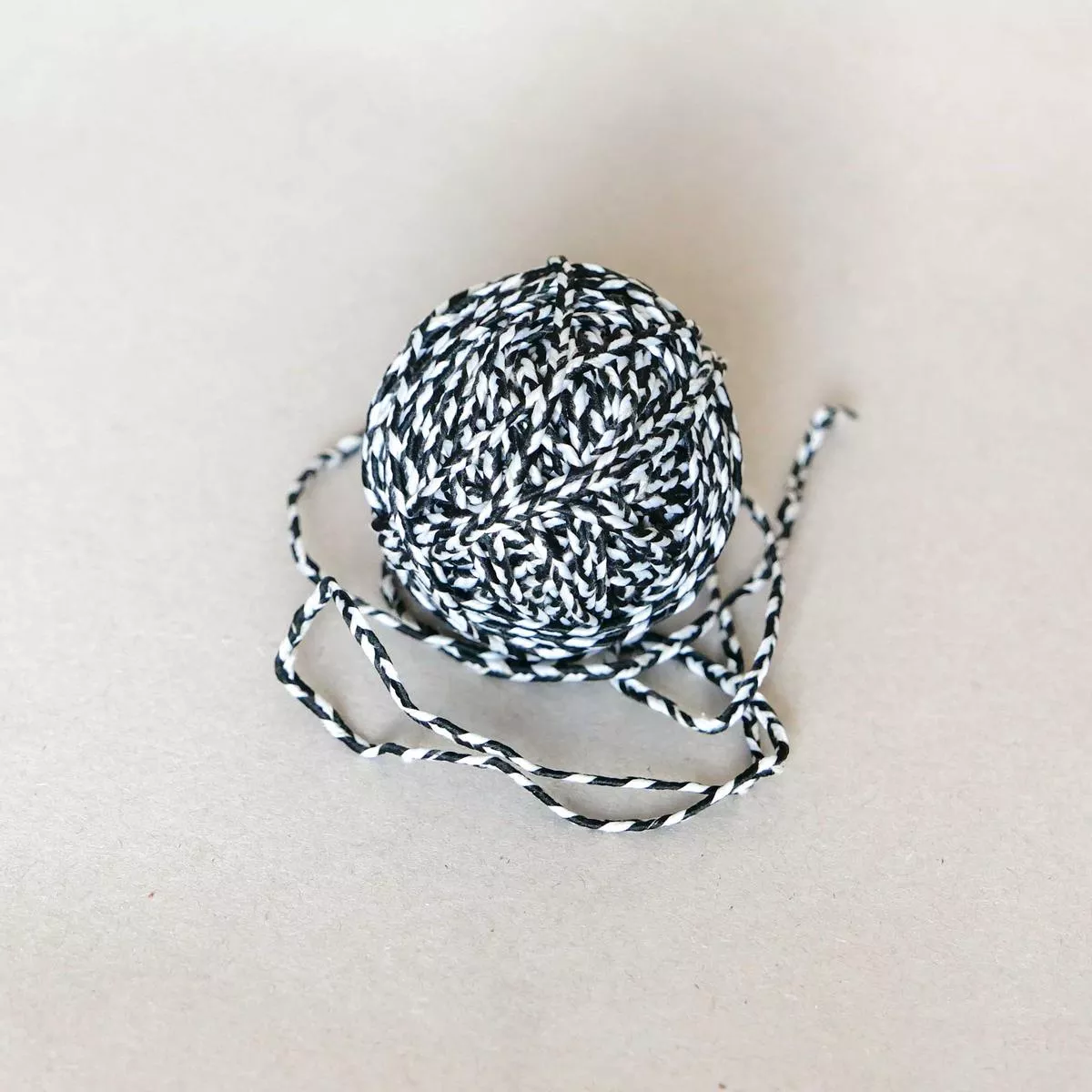 Wrapping String Black
